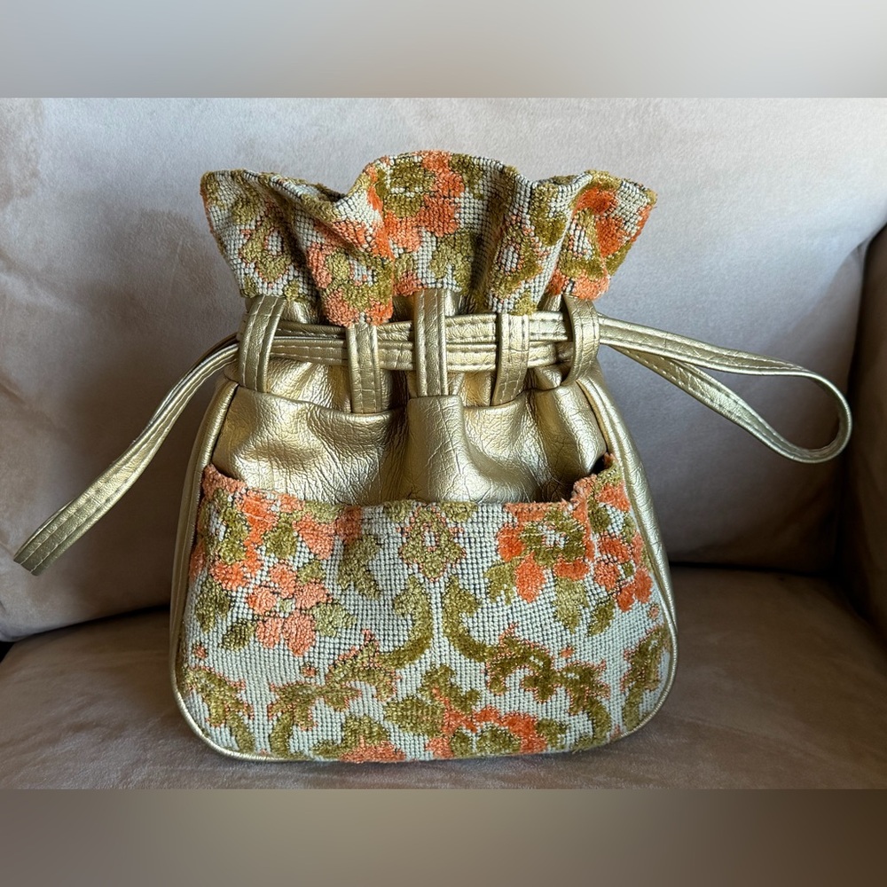 Vintage Sprayberry Needlepoint/Faux Leather Handbag